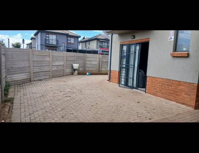 4 BEDROOM HOUSE FOR SALE IN ALBERTSDAL